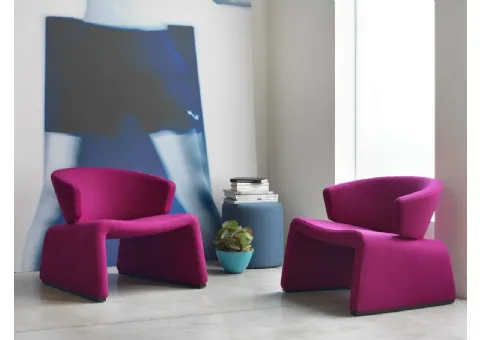 Fauteuil en cuir rembourré