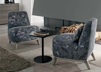Fauteuil rembourré avec structure en bois