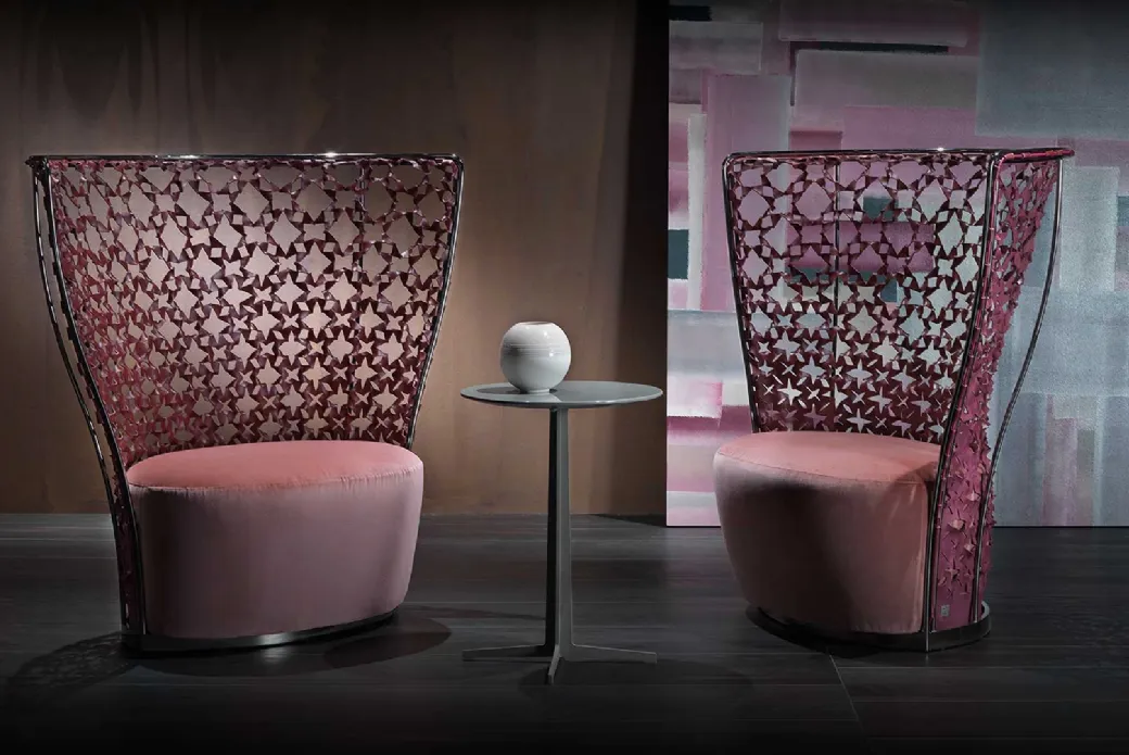 Fauteuil en métal avec assise en cuir