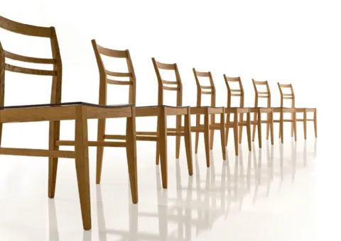 Chaise moderne en bois