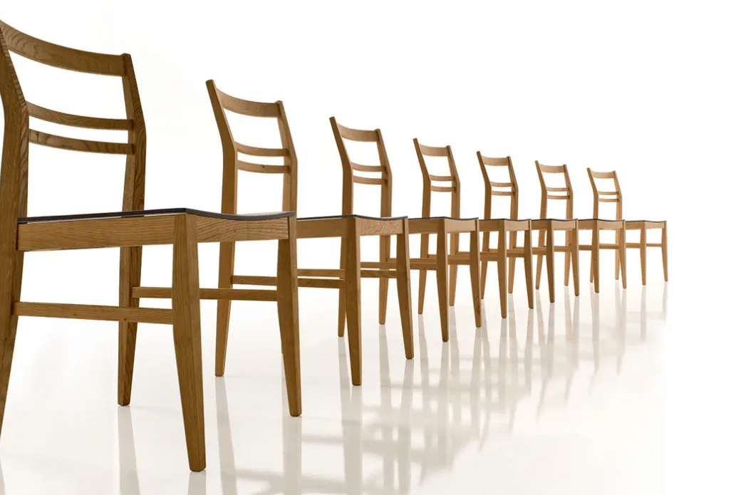 Chaise moderne en bois