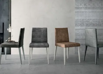 chaise rembourrée en bois
