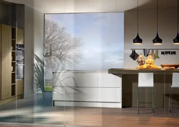 Cuisine en bois teinte naturelle