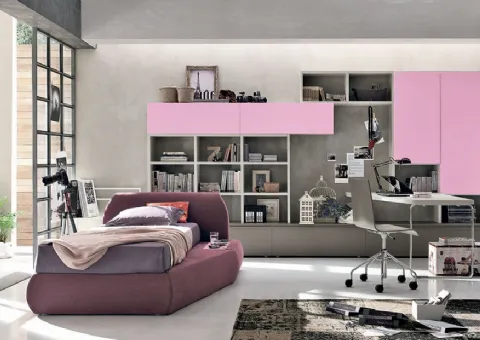 Petite chambre avec lit rembourré
