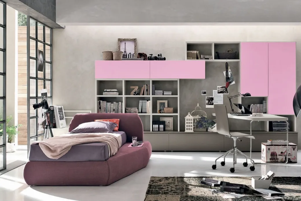 Petite chambre avec lit rembourré
