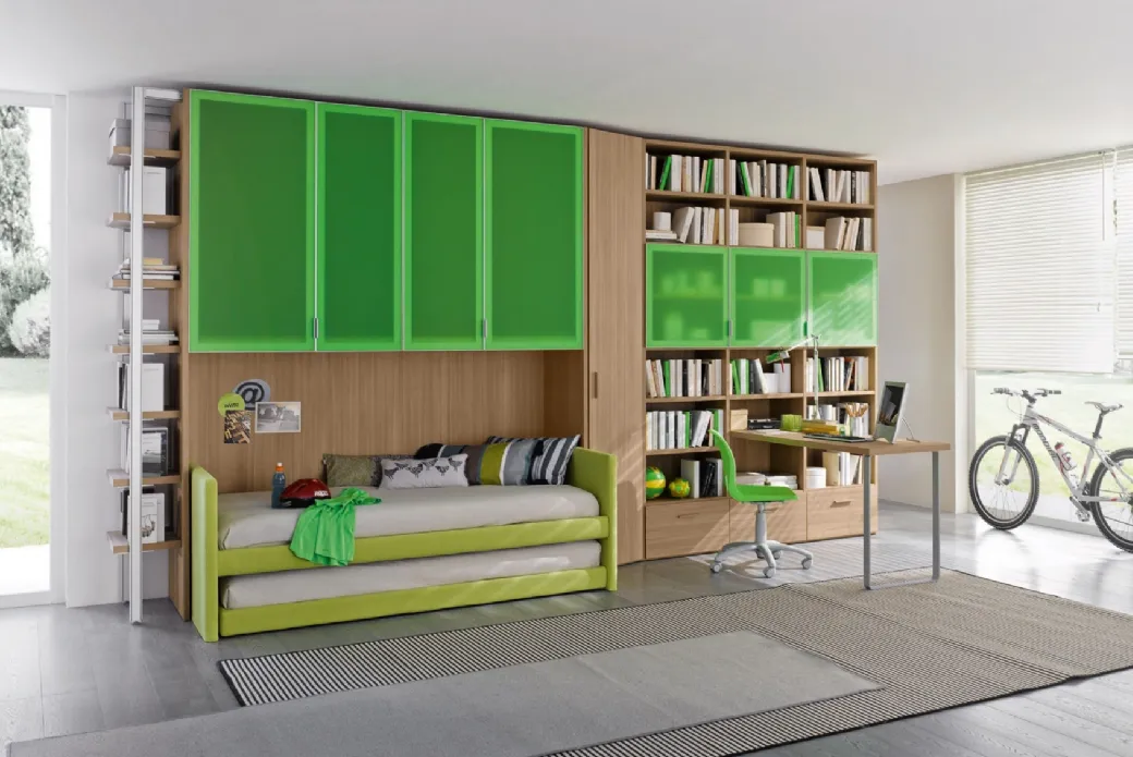 Petite chambre avec lit pliant