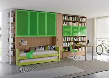 Petite chambre avec lit pliant