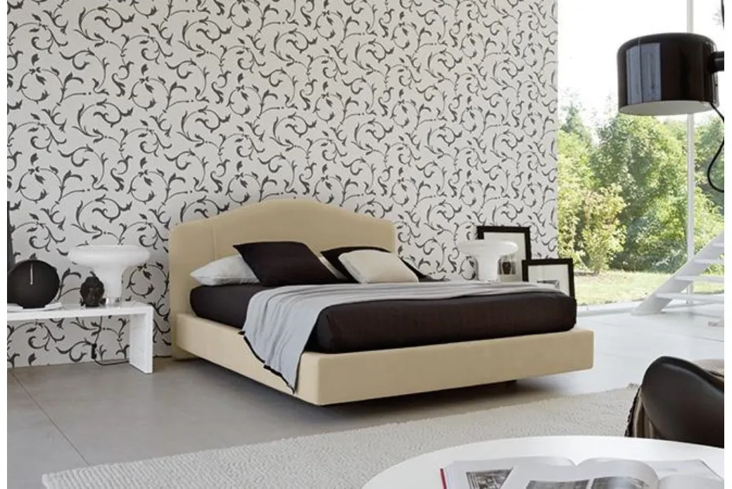 Lit avec structure en bois