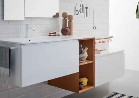 Salle de bains avec lavabo mobile intégré