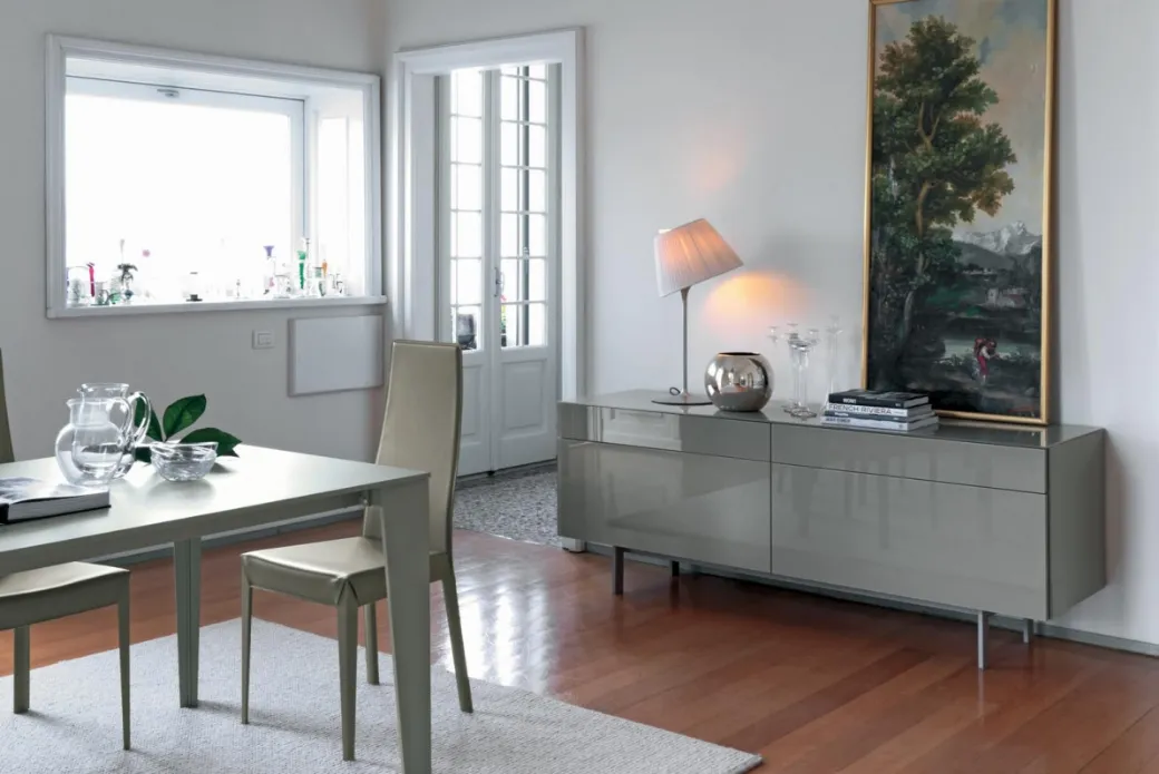 Buffet en bois avec haut et Ante Cristal