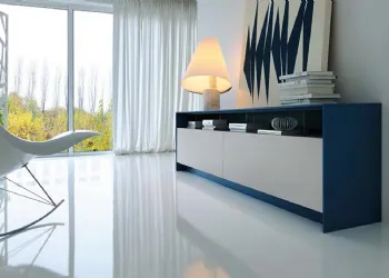 Desserte en bois laqué mat