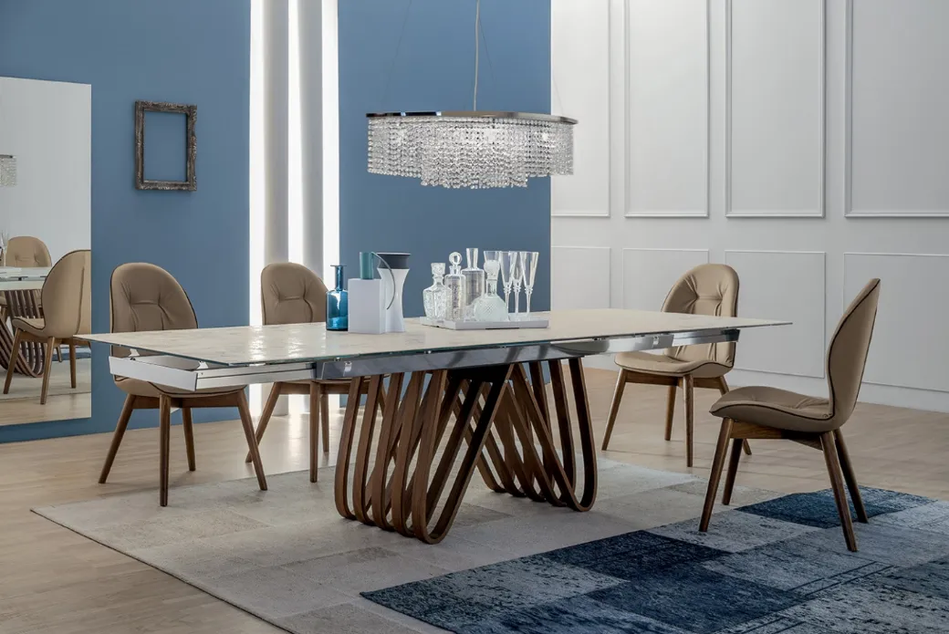 Table avec base en bois et plancher de verre