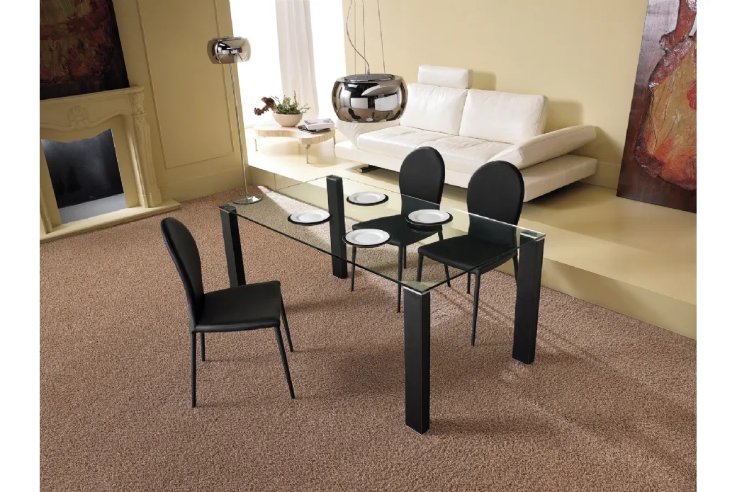 Table en verre avec pieds gainés de cuir