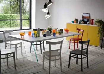 Table à pieds en verre et Piano Spruce