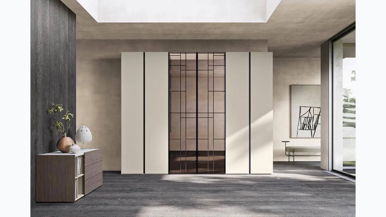 Armoire avec portes battantes laquées et pliantes en verre Comp N20 laquées et en verre de Mobilgam.