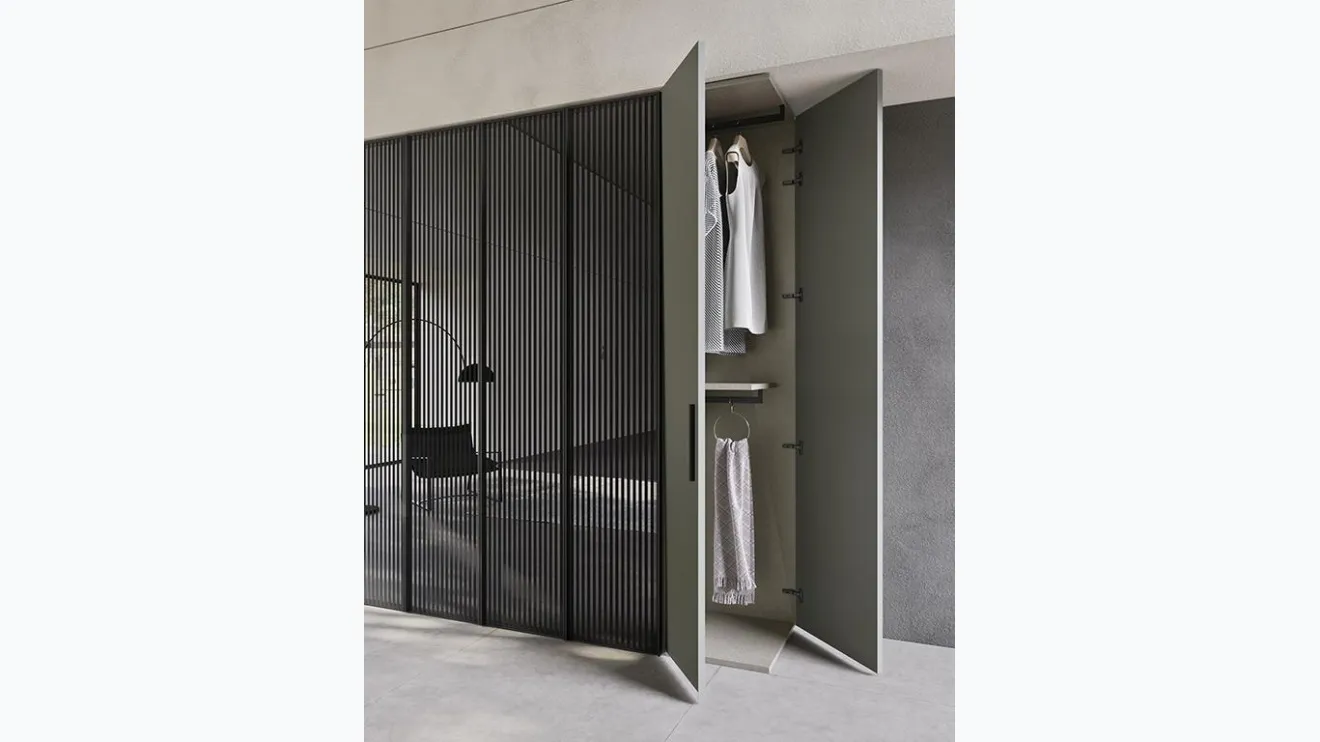 Armoire avec portes battantes Comp N22 laqué et en verre de Mobilgam.