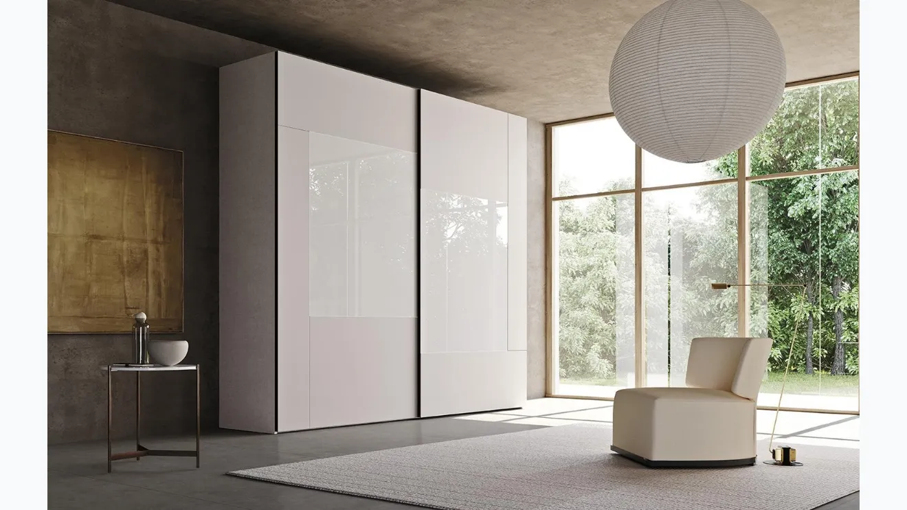 Armoire avec portes coulissantes Comp N27 en verre laqué mat et brillant de Mobilgam.