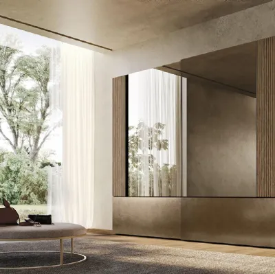 Armoire avec portes coulissantes laquées en laiton et miroir central Comp N28 de Mobilgam.