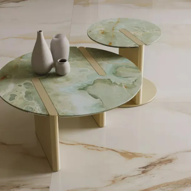 Table basse en SuperMarmo Bolt de Bontempi.