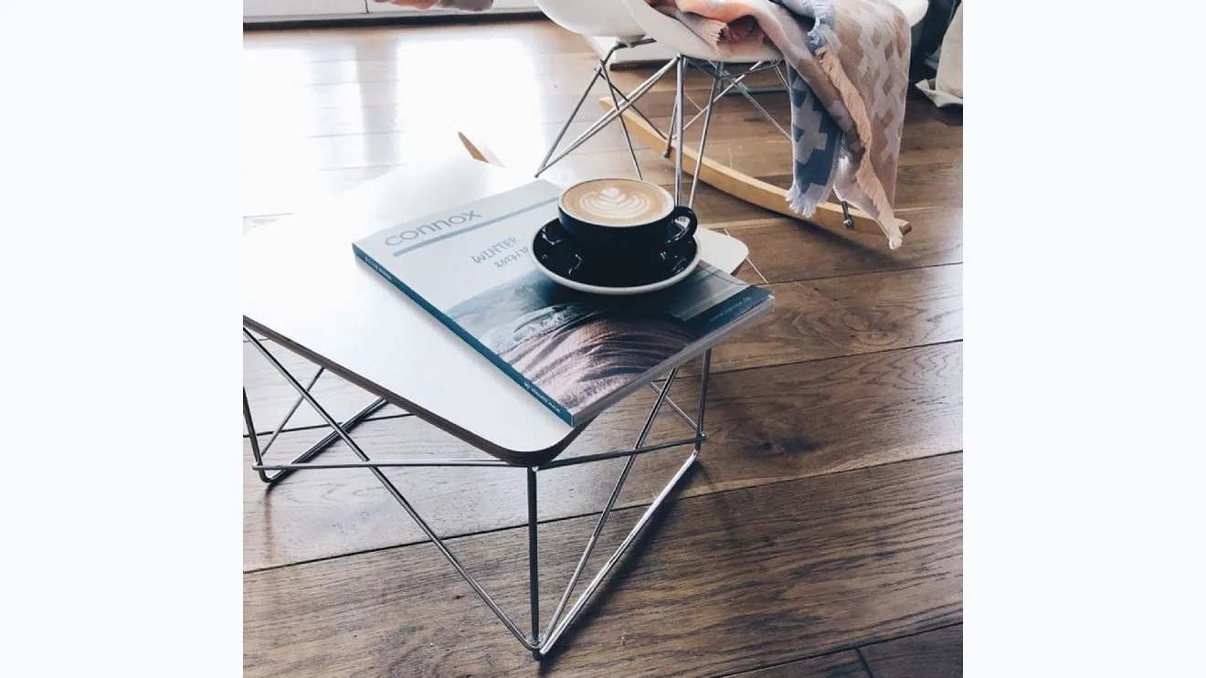 Petite table fonctionnelle de Sigeric