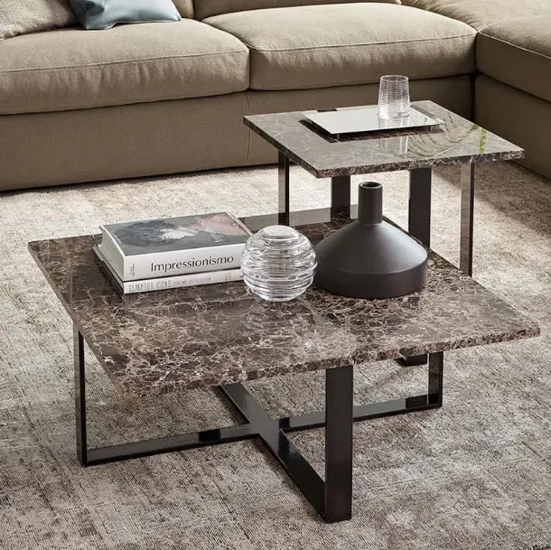 Table basse Heathrow avec dessus en marbre de Rosini Divani