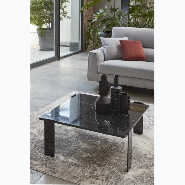 Table basse Melbourne avec plateau en marbre de Rosini Divani