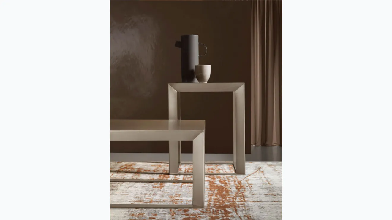 Table basse en acier Frame de Rosini Night.
