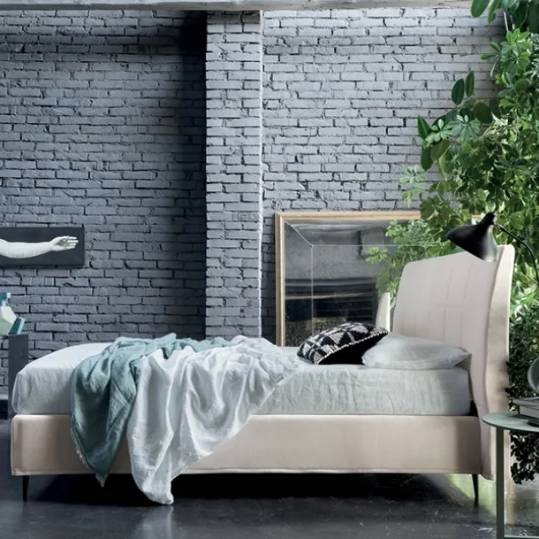 Lit double en tissu avec tête de lit Bali de Rigosalotti