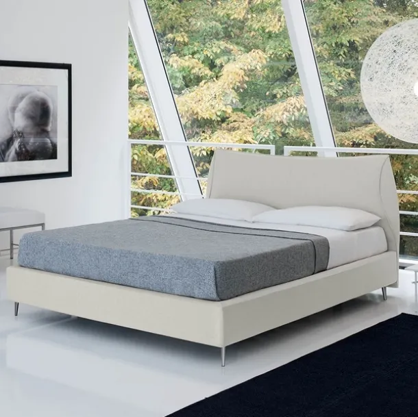 Lit double en tissu avec tête de lit Karim de Rigosalotti