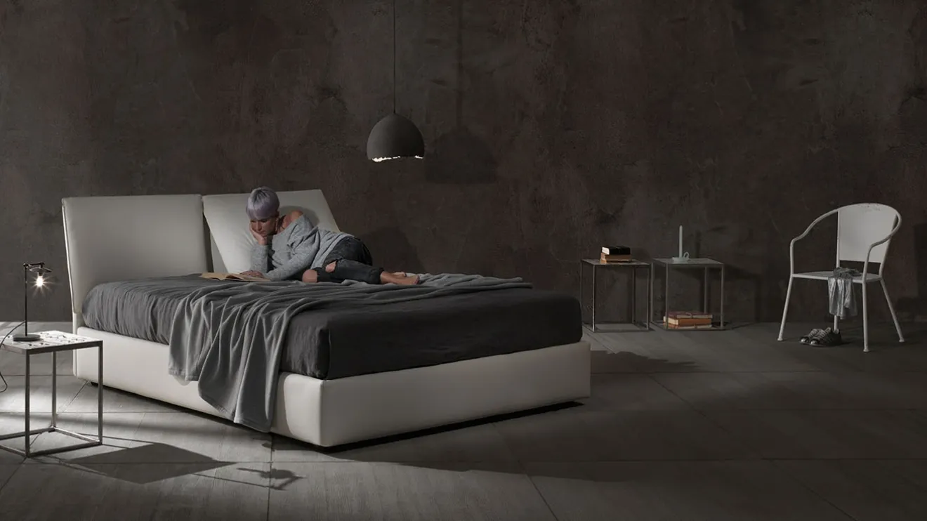 Lit double Zoè Tre Ring 28 en velours rembourré par Excò