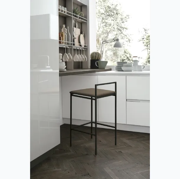 Tabouret en métal avec assise en similicuir July de Sedit