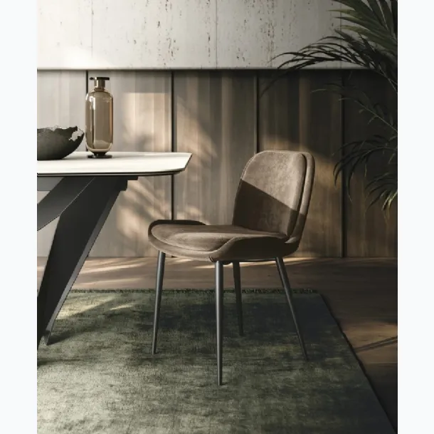 Chaise rembourrée en tissu Mia de S