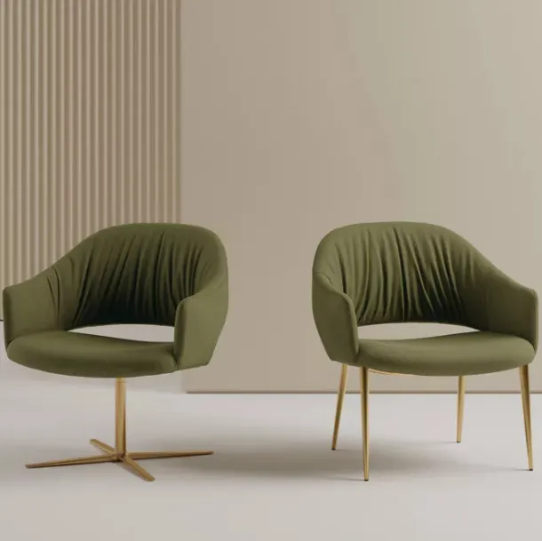 Petit fauteuil Nova en tissu rembourré de Bontempi.