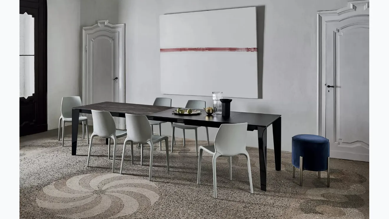 Table extensible Cruz XXL avec dessus en SuperMarmo et base en acier laqué de Bontempi