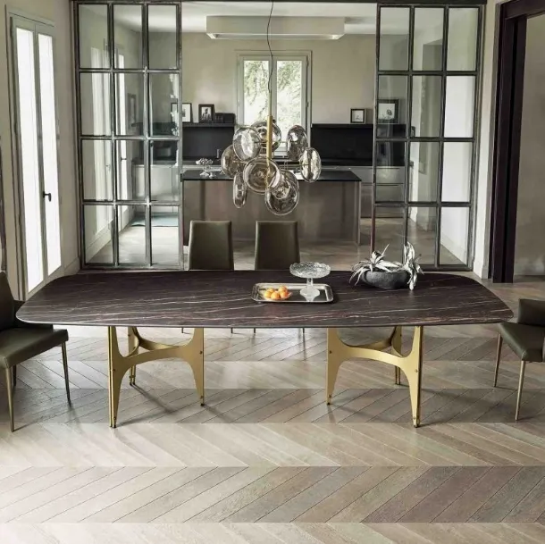 Table Universe XXL avec dessus en SuperMarmo et base en acier laqué de Bontempi